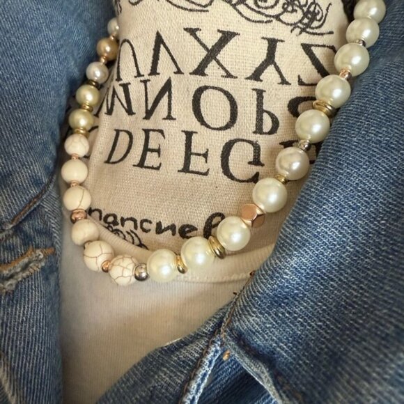 Pearls and White Buffalo Turquoise Necklace - Picture 3 of 3